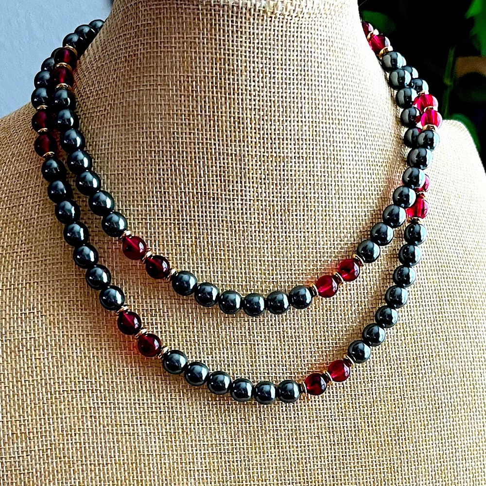 Vintage Avon Beaded Necklace – Red & Gray Beads 16.5” Drop